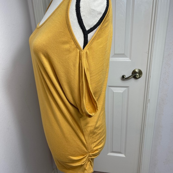 Cold shoulder mustard ruched bottom keyhole back - Picture 4 of 4